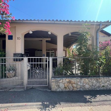 Duffys Apartment Zadar Exterior photo
